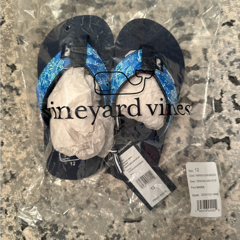 Vineyard Vines Boys Flip Flops - size 12
